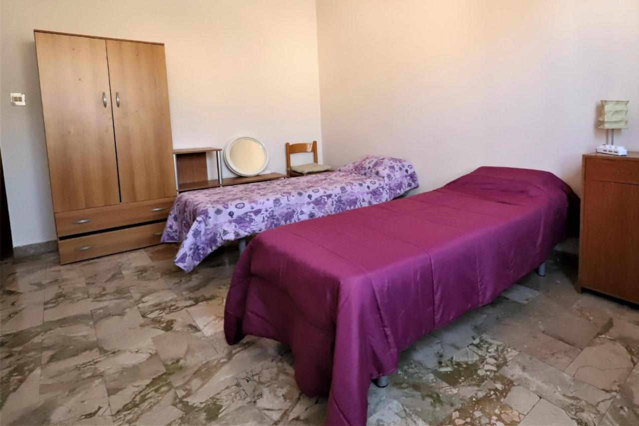 Solo Single Under 40 - Fkk Naturist Culture - Volunteer Welcome Palermo Kültér fotó